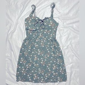 sage green floral pattern dress (S)